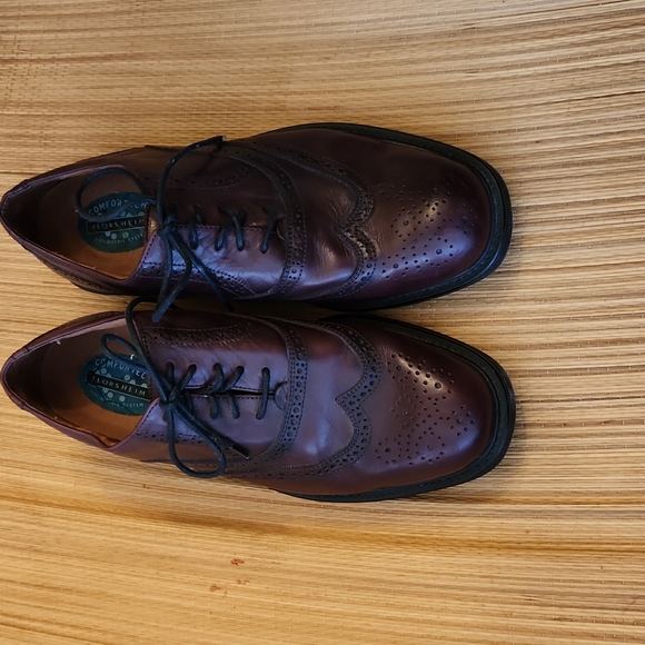 Shoes - Picture 1 of 3